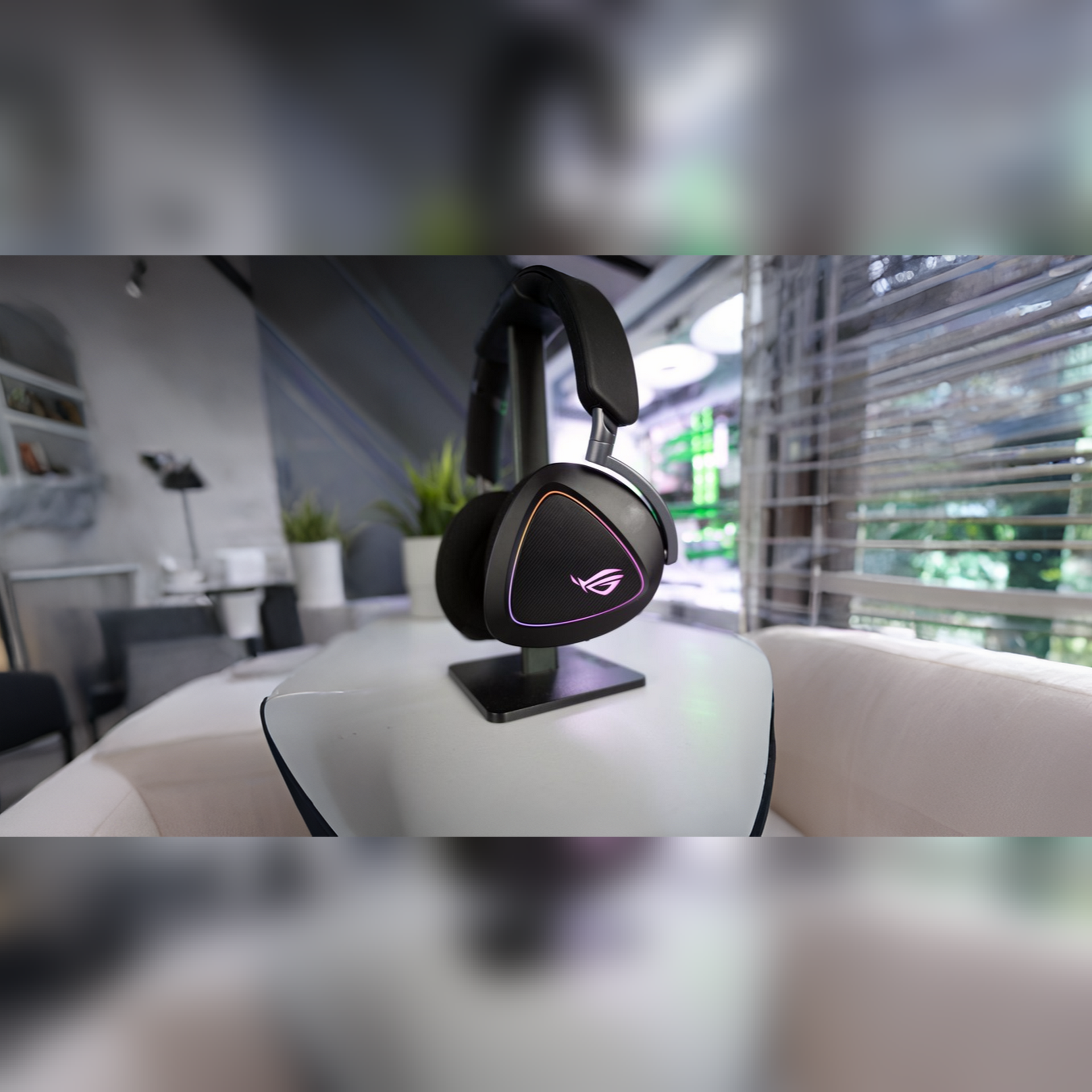 بررسی کامل هدست گیمینگ ASUS ROG Delta II | بی‌سیم همراه با صدای فوق‌العاده!